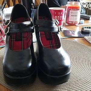Funky platform Mary Jane's